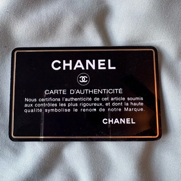 Chanel Red Leather Shoulder Bag - Picture 14 of 15